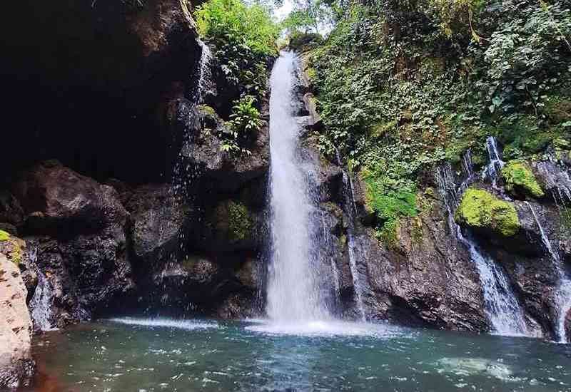 Catarata Gloriapata en el Parque Nacional Tingo María